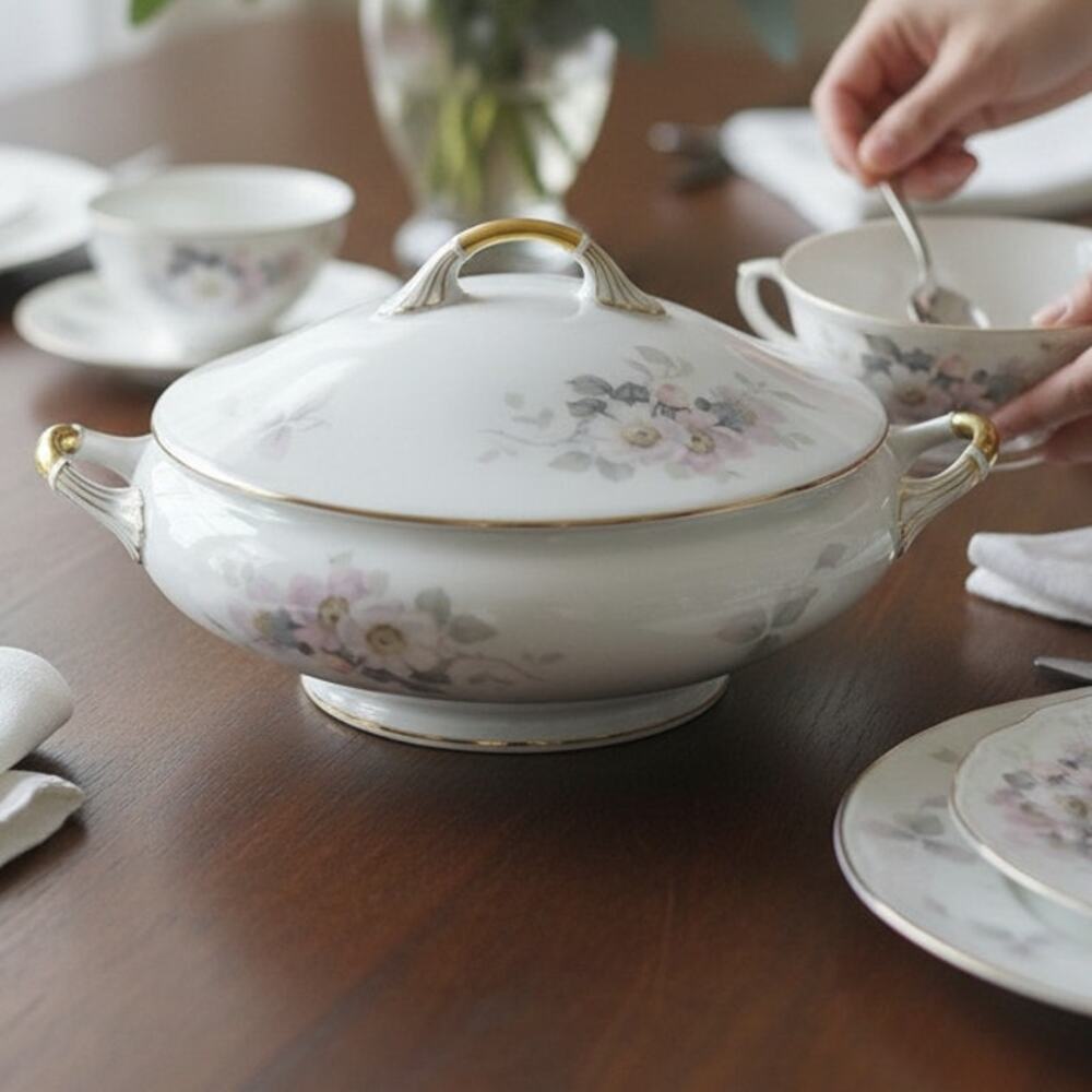 Vintage Thomas Bavaria Covered Serving Bowl Floral Gold Trim 11 Inch